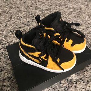 Jordan 1 Mid